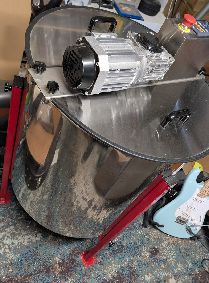 LARGE motorized 4-frame LAYENS honey extractor (Layens, langstroth, AZ hive)