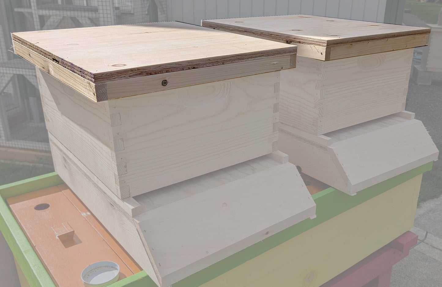 Beehive telescoping lid